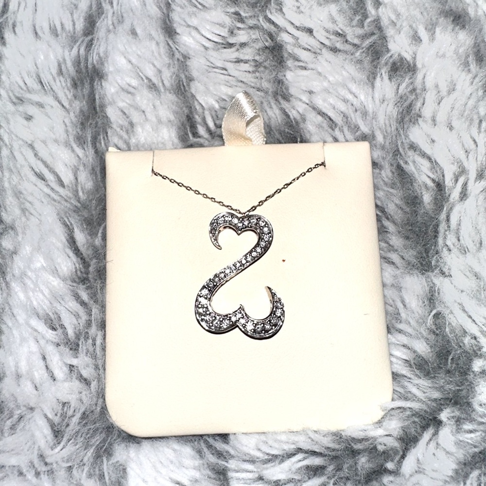 Jane Seymour open heart necklace 3 karats